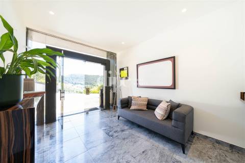 Escritórios com 128 m2 totalmente mobilados