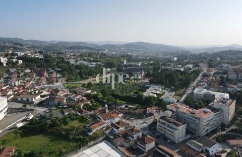 Moradia com projeto aprovado em zona ARU