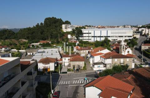 Moradia com projeto aprovado em zona ARU