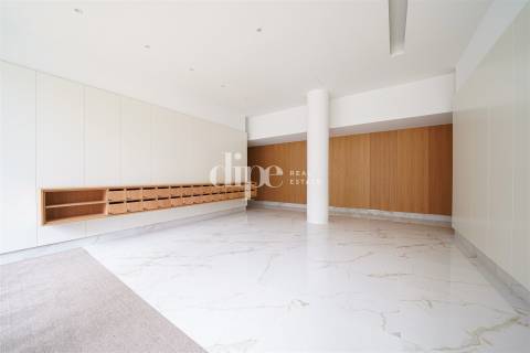 T1 no Couros Residences