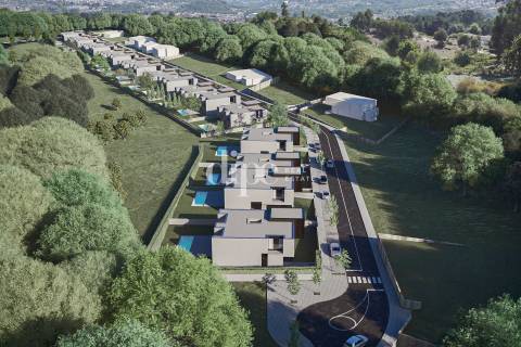 Lote com 707 m2 para construção de moradia com piscina