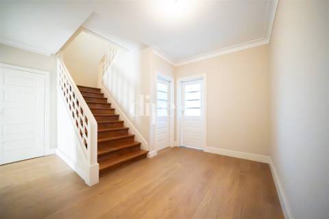 Moradia geminada T4 no Coração da Cidade