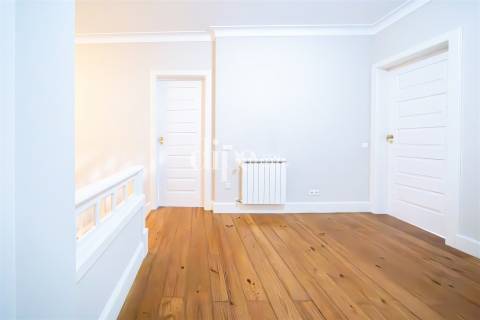 Moradia geminada T4 no Coração da Cidade