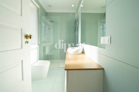 Moradia geminada T4 no Coração da Cidade