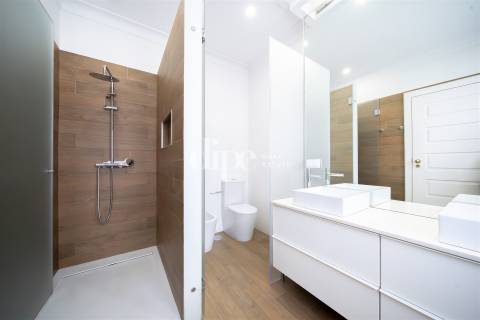 Moradia geminada T4 no Coração da Cidade