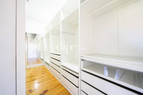 Moradia geminada T4 no Coração da Cidade