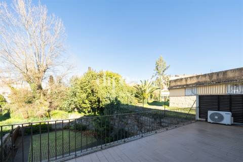 Moradia geminada T4 no Coração da Cidade