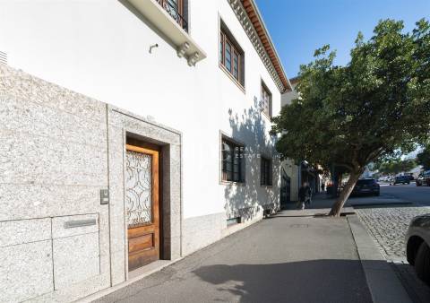 Moradia geminada T4 no Coração da Cidade