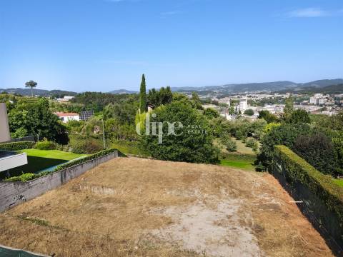 Lote de terreno com 1012 m2