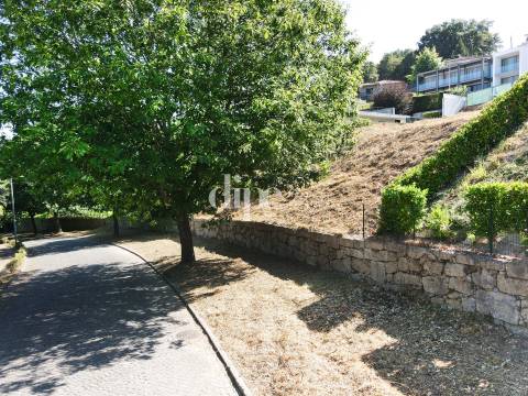 Lote de terreno com 1012 m2