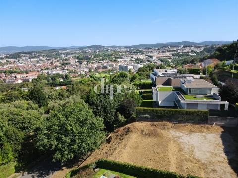 Lote de terreno com 1012 m2