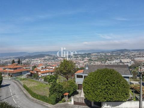 Terreno com 608 m2 na encosta da Penha