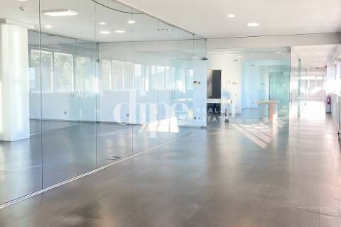 Armazém de 3.254 m2 em Gondar, Guimarães.