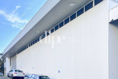 Armazém de 3.254 m2 em Gondar, Guimarães.