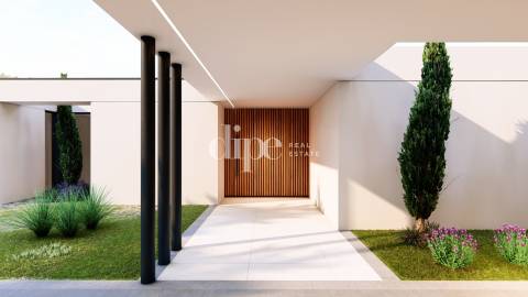 Terreno para construção de moradia térrea junto ao centro da Póvoa de Lanhoso