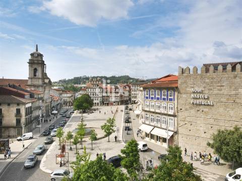 Trespasse &#124; Loja com 157 m2 no centro de Guimarães.