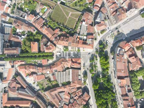 Investimento &#124; Prédio no Coração de Guimarães
