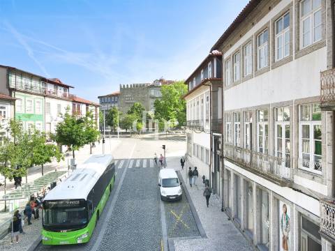 Investimento &#124; Prédio no Coração de Guimarães