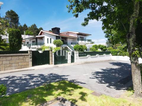 Fantástica moradia T5 com piscina, sauna e ginásio