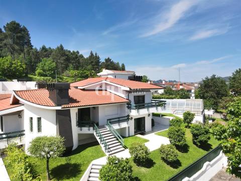 Fantástica moradia T5 com piscina, sauna e ginásio