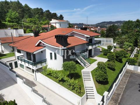 Fantástica moradia T5 com piscina, sauna e ginásio