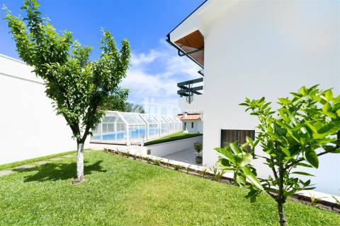 Fantástica moradia T5 com piscina, sauna e ginásio