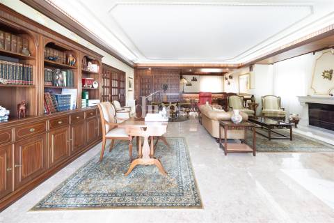 Fantástica moradia T5 com piscina, sauna e ginásio