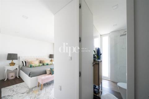 Fantástica moradia T3+1 com piscina e sala de inverno