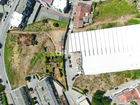 Arrendamento &#124; Armazém de 2.434 m2 com escritório em Guimarães