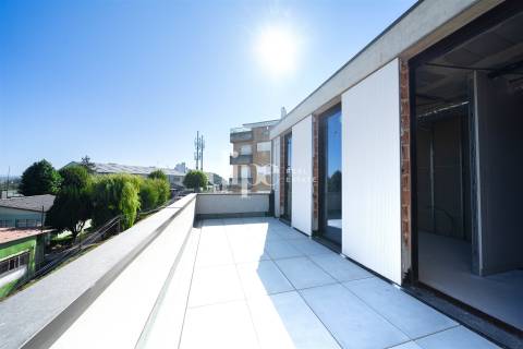 Apartamento T4 Duplex Recuado em fase final construção no centro da cidade do Porto