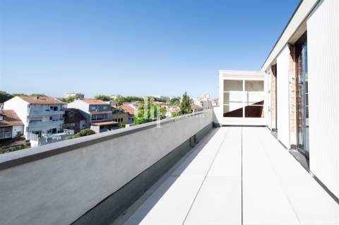 Apartamento T4 Duplex Recuado em fase final construção no centro da cidade do Porto
