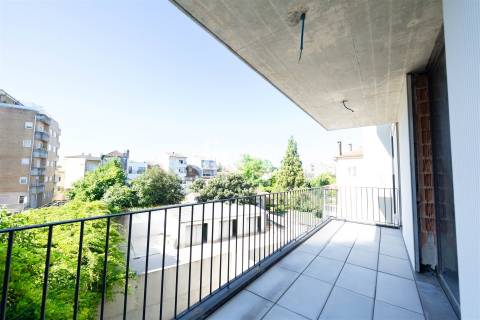 Apartamento T3 em fase final de construção no centro do Porto