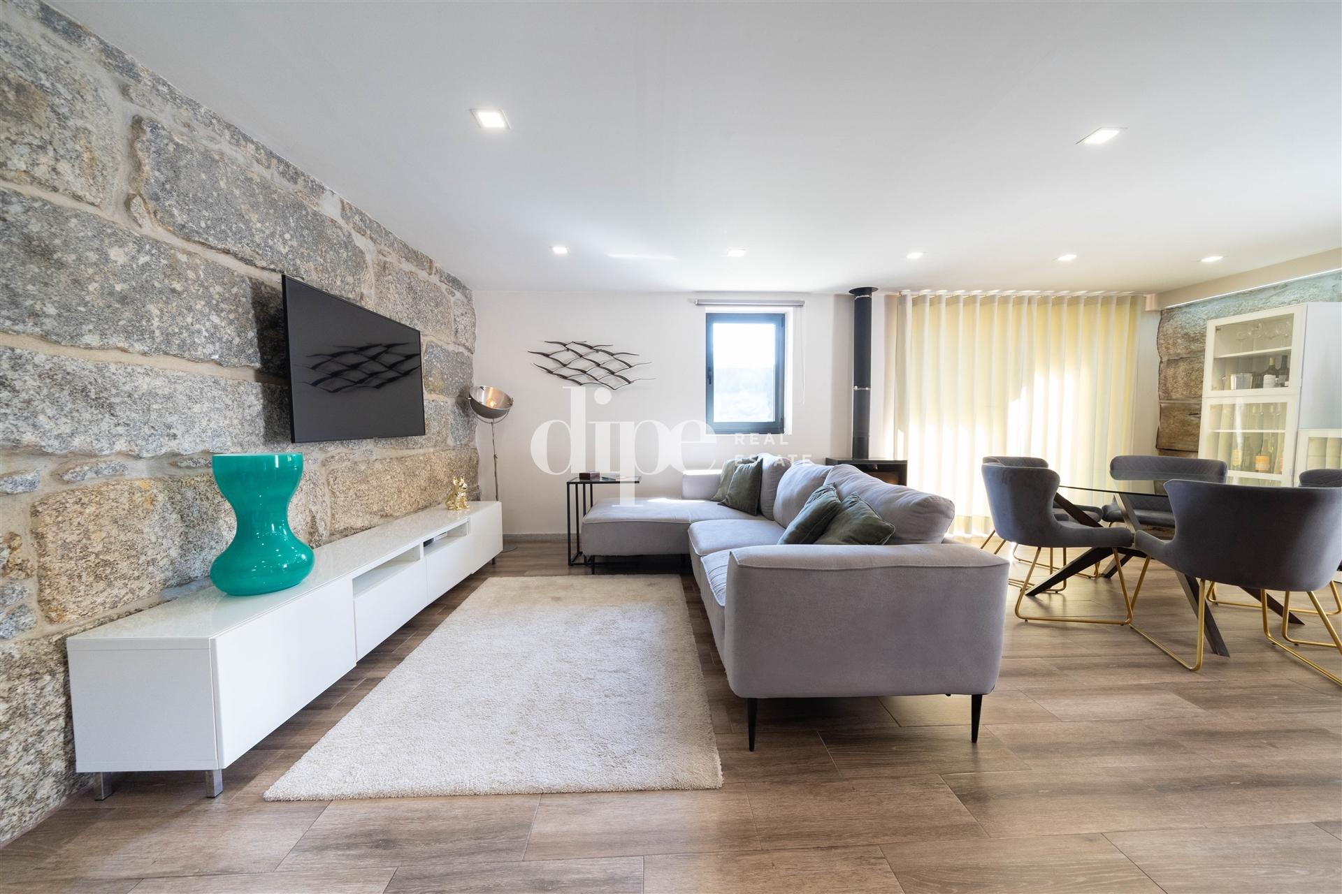 Moradia T3 com ampla zona exterior
