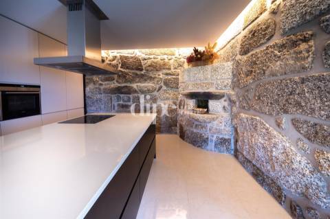 Luxuosa Quinta T4 inserida num terreno com 12.600m2