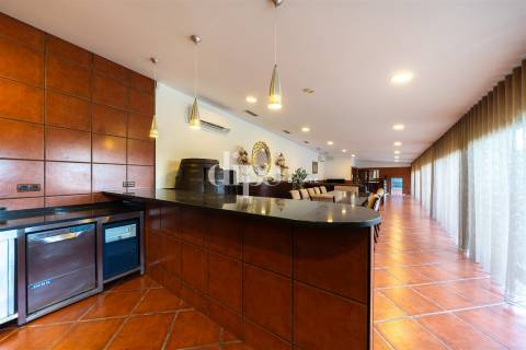 Luxuosa Quinta T4 inserida num terreno com 12.600m2