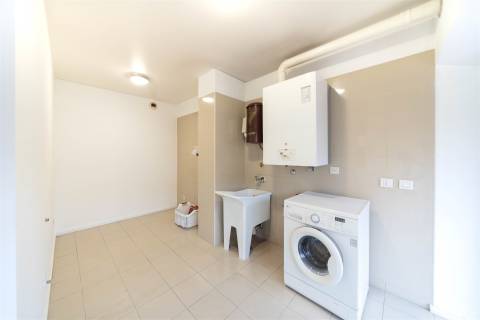 Apartamento T3 situado na Av. D. João IV