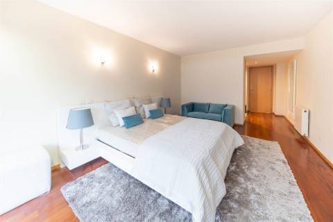 Apartamento T3 situado na Av. D. João IV