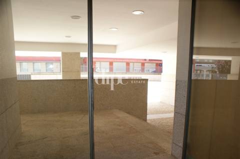 Apartamento T3 situado na Av. D. João IV