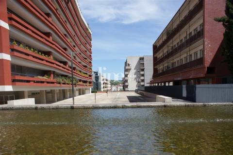 Apartamento T3 situado na Av. D. João IV