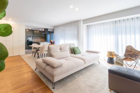 Apartamento T2 junto ao centro