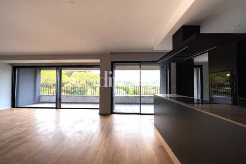 Apartamento T3, novo, no Salgueiral