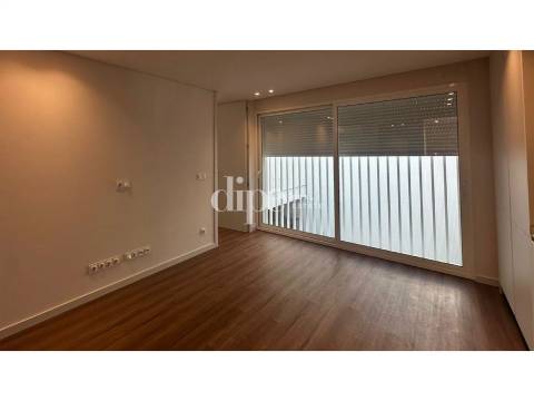 Apartamento T1 novo inserido no empreendimento Vila Flor Gallery