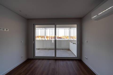 Apartamento T1 novo inserido no empreendimento Vila Flor Gallery