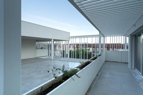 Apartamento T1 novo inserido no empreendimento Vila Flor Gallery