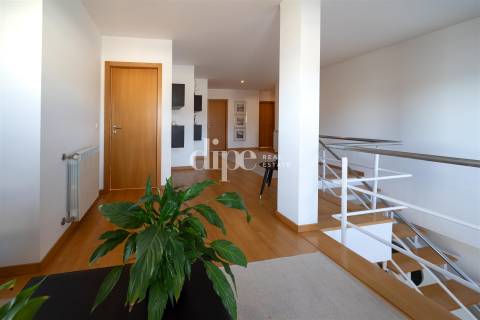 Luxuosa Moradia T4 com Piscina e Campo de ténis