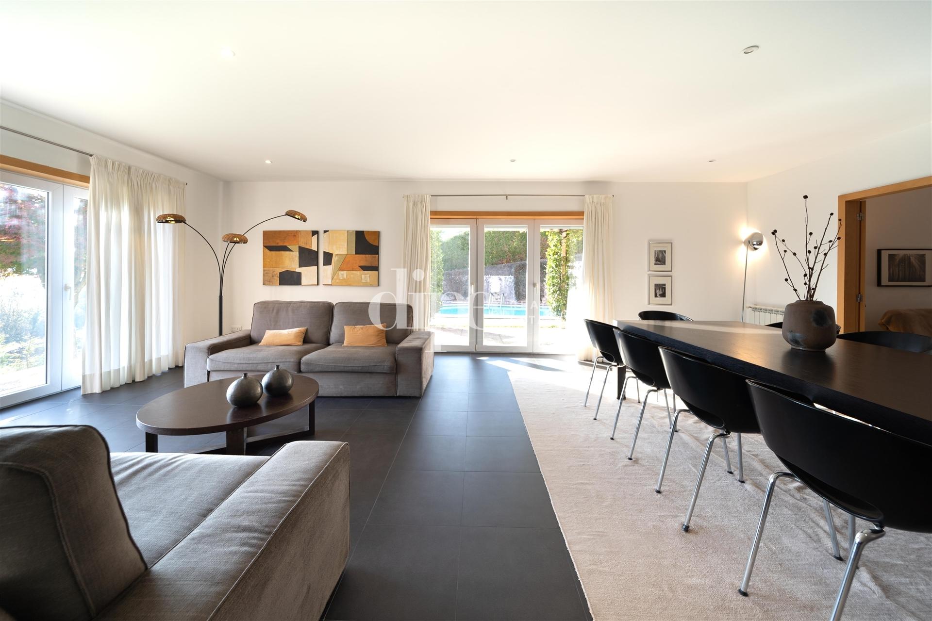 Luxuosa Moradia T4 com Piscina e Campo de ténis