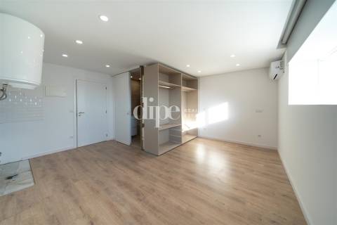 Luxuosa Moradia T4 com Piscina e Campo de ténis