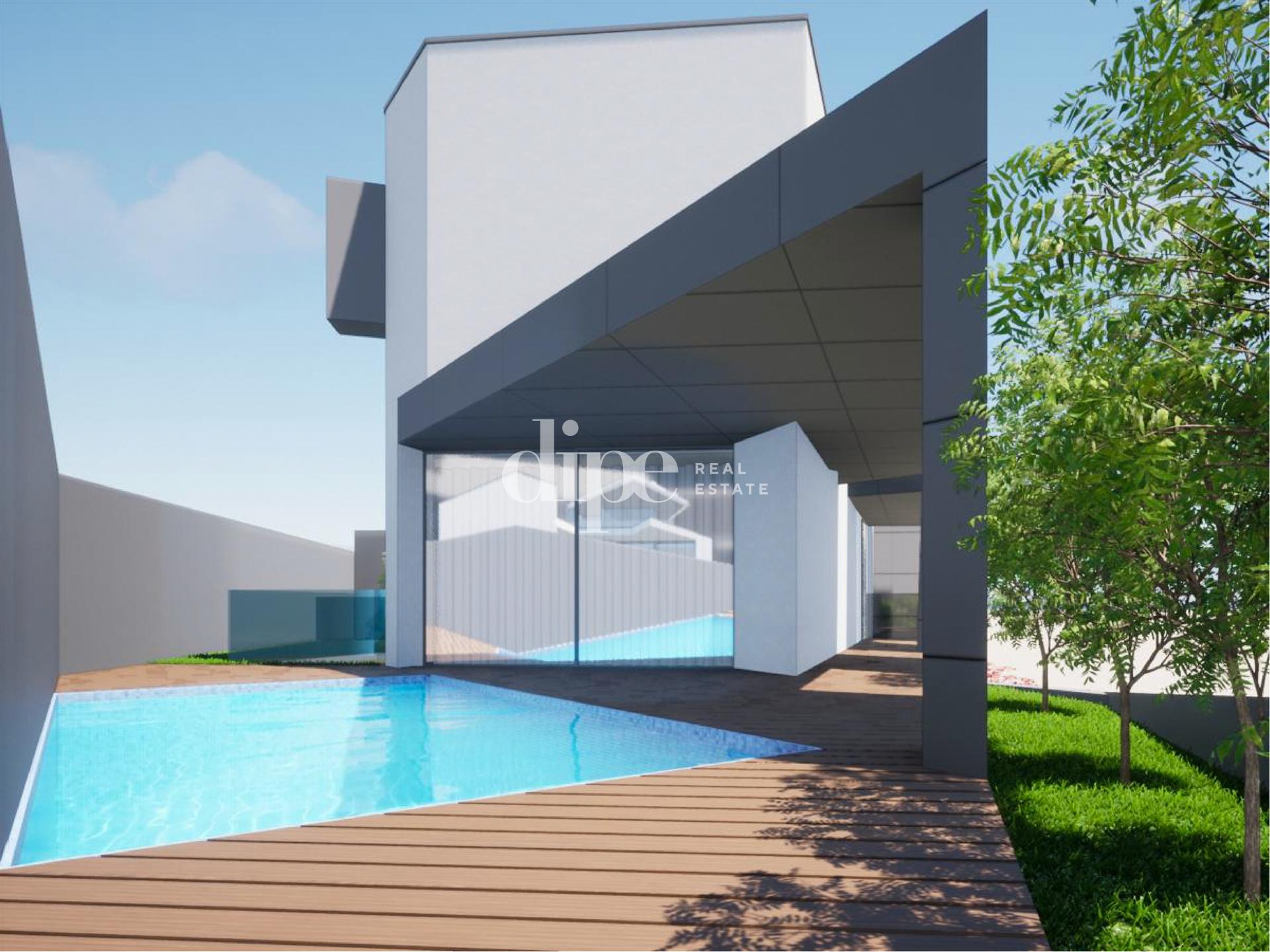 Moradia T3 com piscina em fase final construção