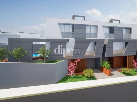 Moradia T3 com piscina em fase final construção
