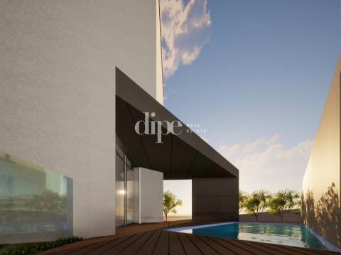 Moradia T3 com piscina em fase final construção
